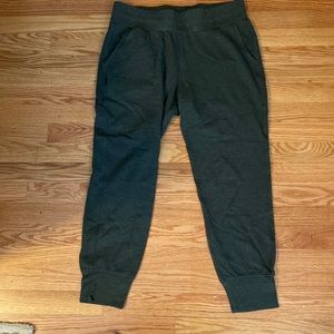 EUC size M cabi knit pants